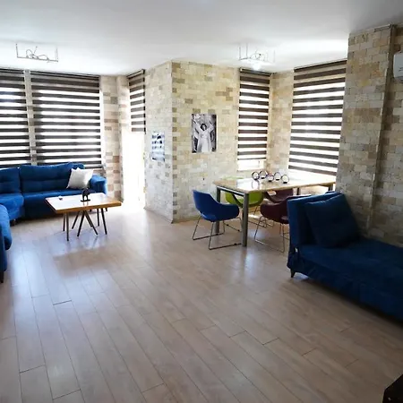 Arya Suits Apartament