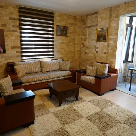 Arya Suits Apartament *
